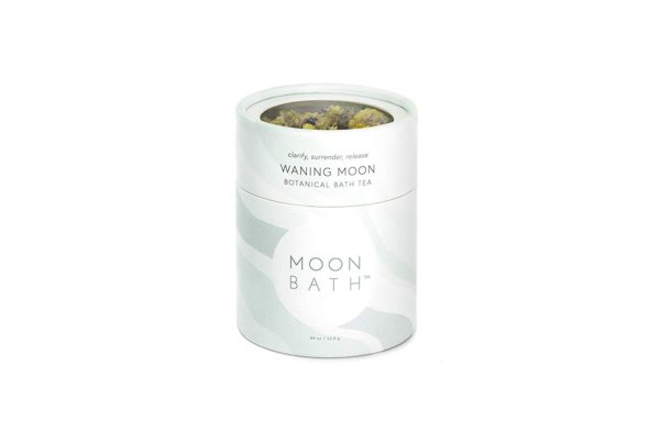 Waning Moon Botanical Bath Tea | Herbal Ayurvedic Bath Soak for Detox & Release w/Peppermint, Rosemary & Helichrysum. Organic & Natural Body Care. For Kapha Dosha. Loose Leaf Flowers. 8 fl oz